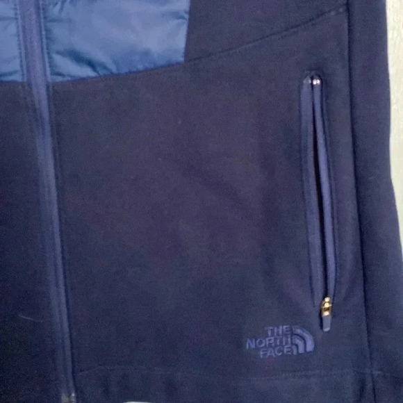 The North Face women’s blue flash dry hooded vest size medium like new - Picture 2 of 9